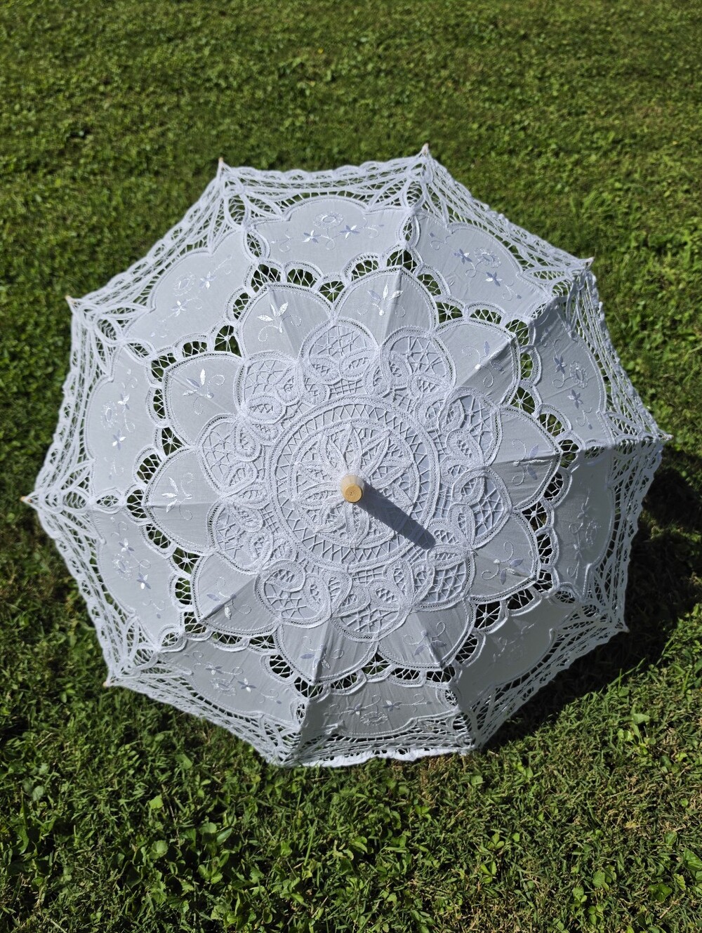 White Lace Parasol For Wedding Decor